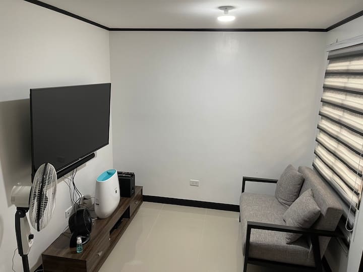 Pao's Place 2 Big Tvs Own Parkingself-check In - Muntinlupa
