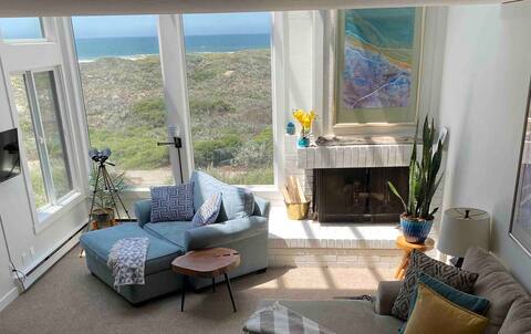 Oceanfront beach house with private hot tub