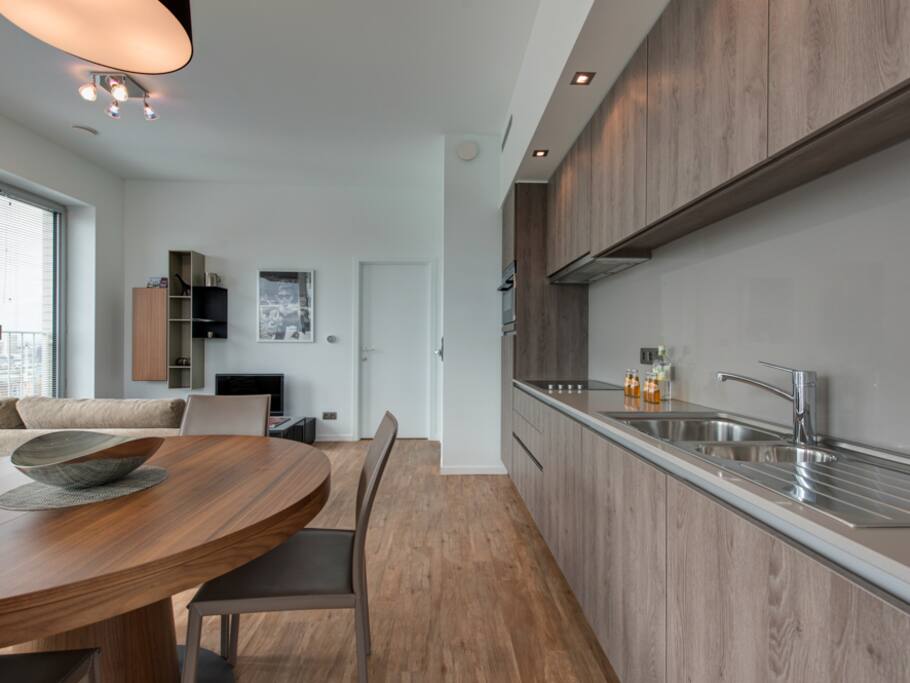 Fully equiped kitch with dishwasher, oven, micro & large fridge