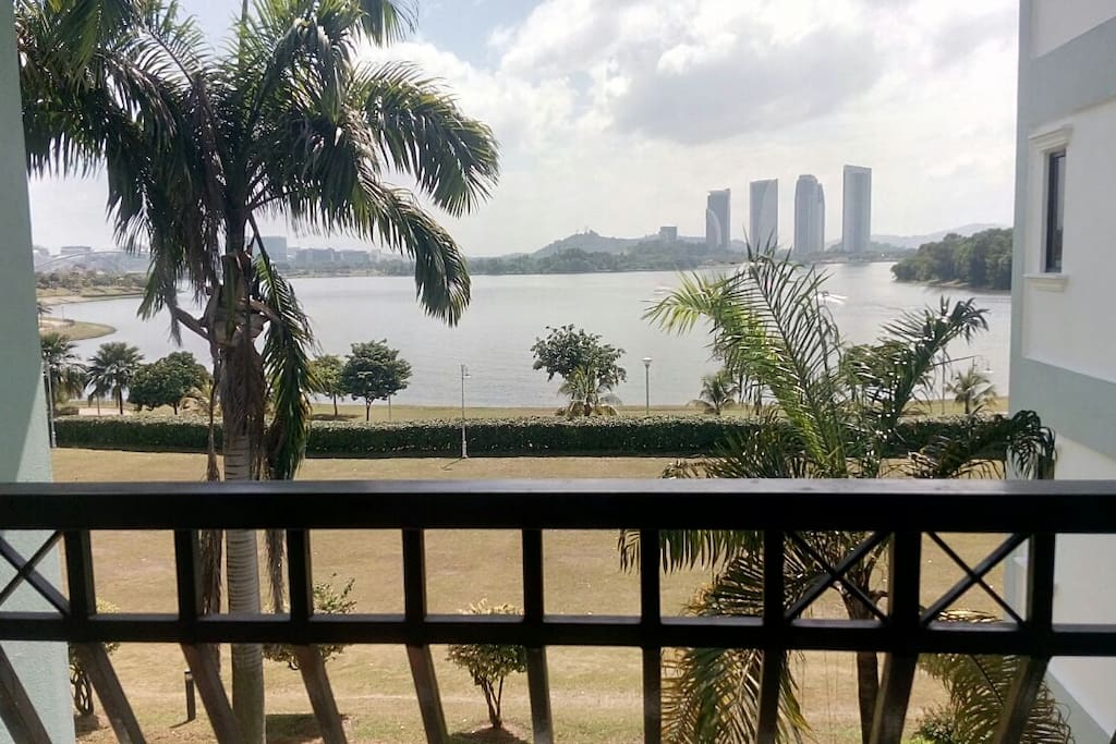 Peaceful and inspiring lake side views