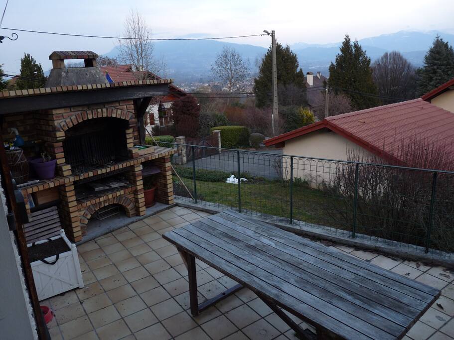 Terrasse pour profiter de la belle vue l'été