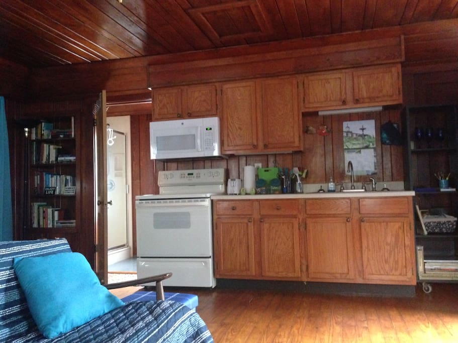 Full Private Kitchen