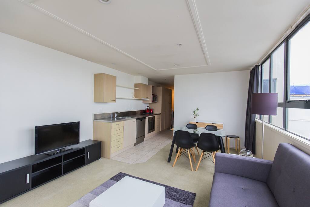 Lovely natural light, modern furnishings