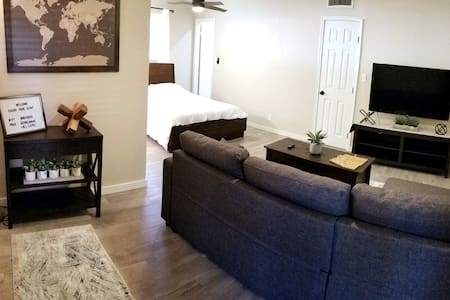 Comfortable Private Guest Suite in Tempe!