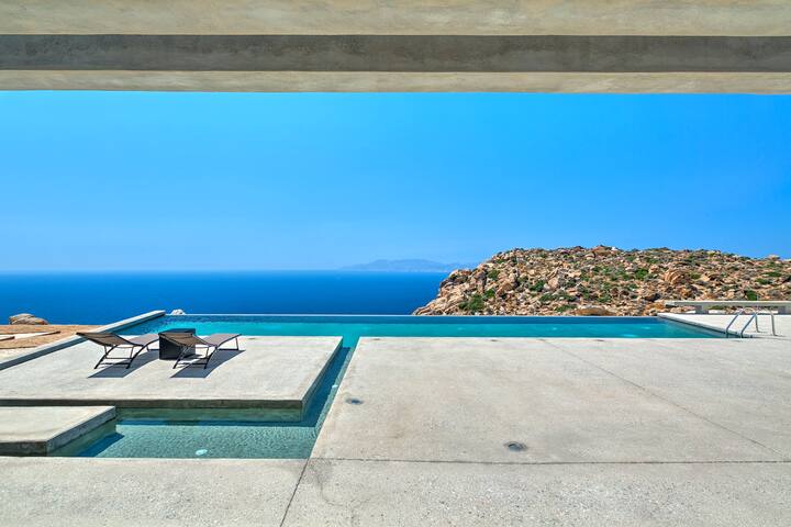 Two Br Luxury Peaceful Mylo Villa w/ Living Room gallery image 5