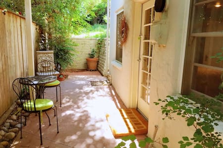 Little Locust Lodge (Studio Apt)