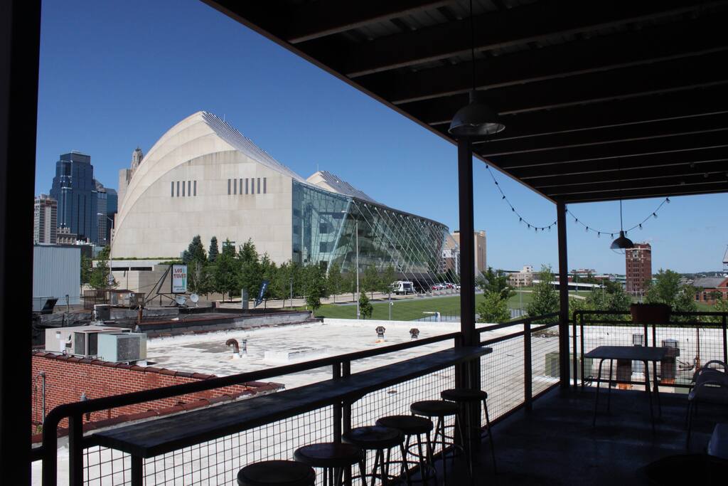 Enjoy your coffee and nightcaps on the balcony with incredible views of the world-renown Kauffman Center for Performing Arts and downtown Kansas City.