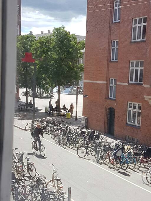 The metro and Square seen from the apartment