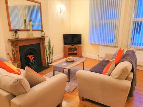 Popular Airbnb listing: Delightful Apt on the Barbican- Couples retreat in Wembury