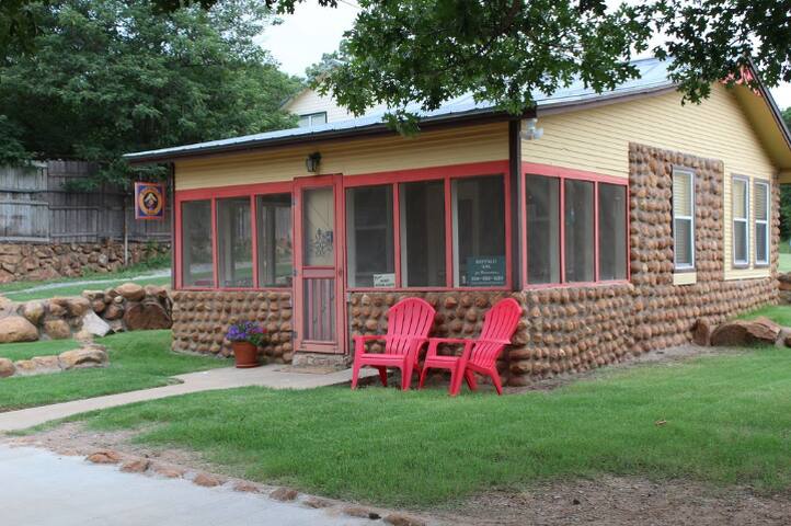 Airbnb Medicine Park Vacation Rentals Places To Stay
