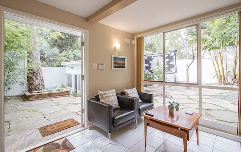 Top performing Airbnb: Sleep w/ Stars in Bel Air! Tiny Home Guesthouse in Beverly Crest