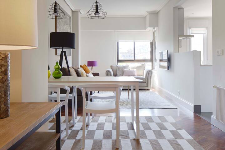 Duke by FeelFree Rentals gallery image 3