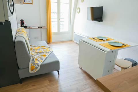 Airbnb performant: New cozy quiet studio, mountain cure à Bagnères De Luchon