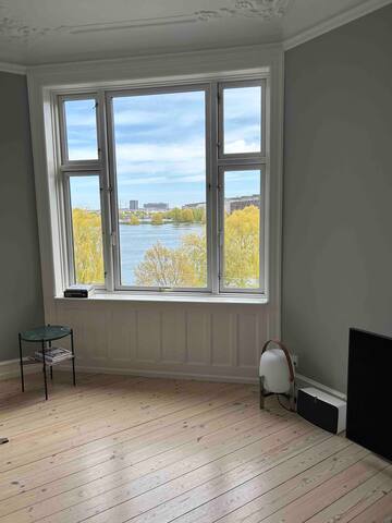 200 m2 skøn lejlighed ved søerne – tæt på alt gallery image 2