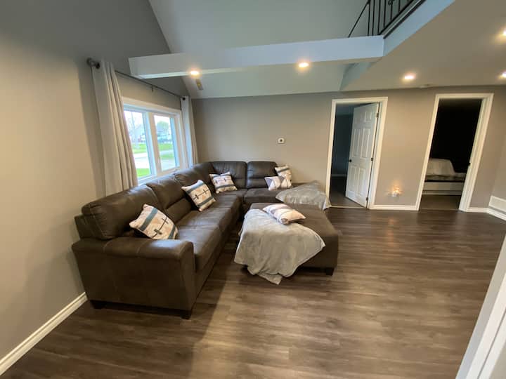 Quiet Home By The Lake, Point Pelee, Hillman Marsh - Leamington