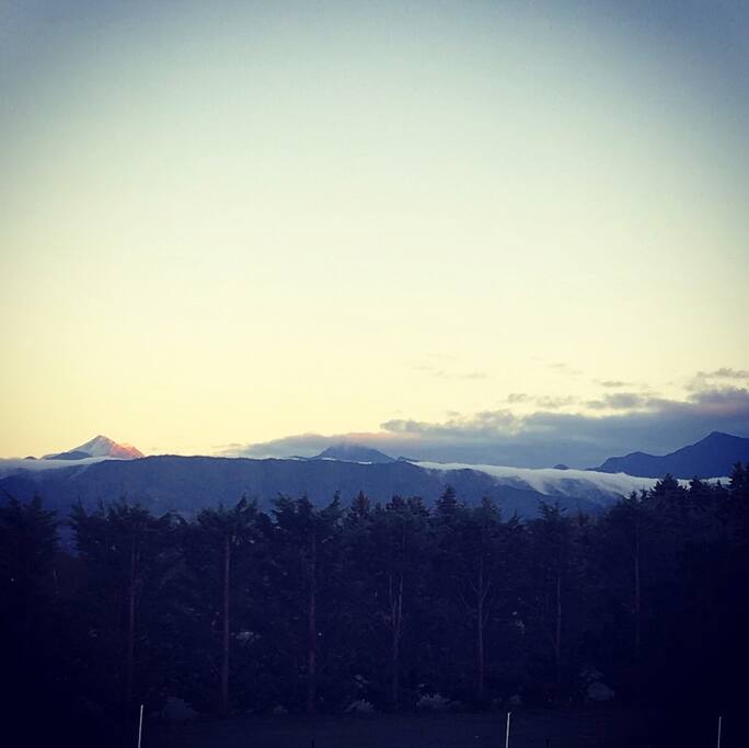 Mountain cloud