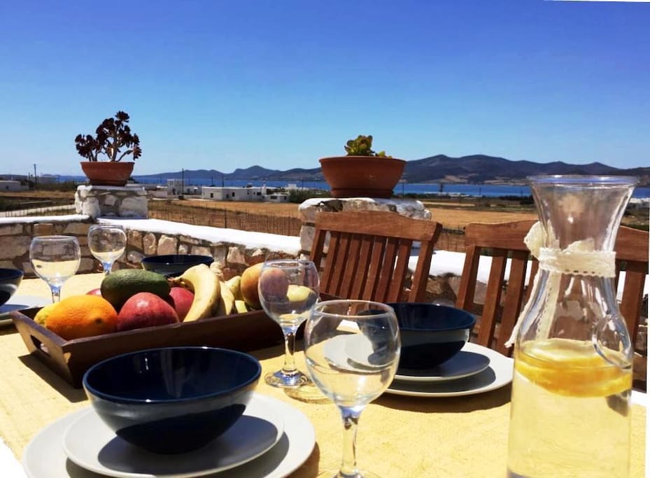 Main veranda| dining table