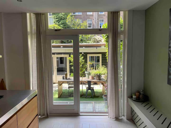 Spacious Apartment Near Jordaan -