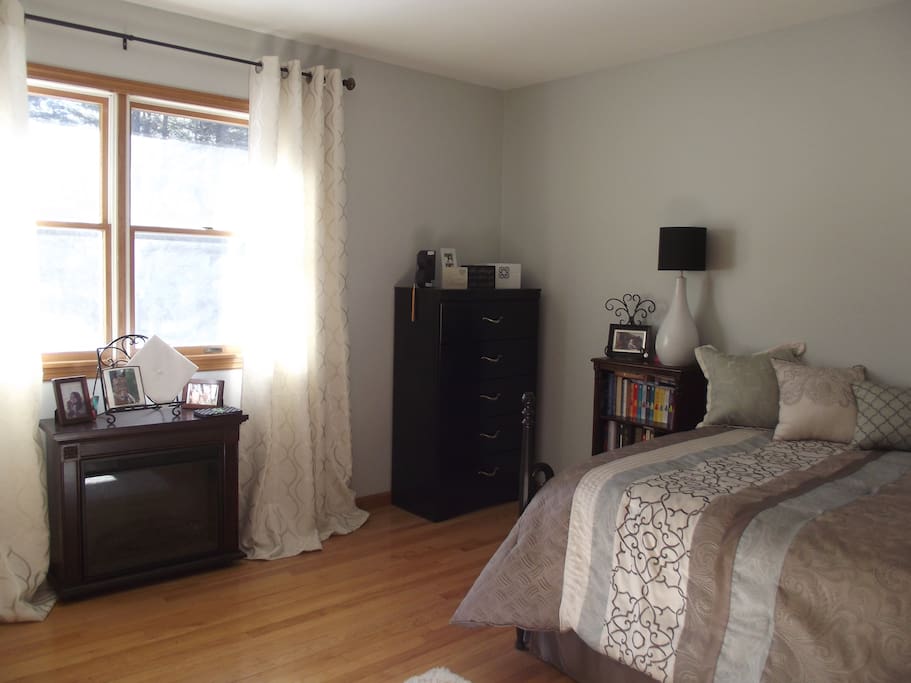 Tranquility room. Plenty of space, drawers and closet