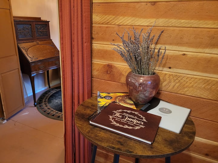 Cozy In The Pines Getaway
Cabin In
Hot Springs - 핫스프링스