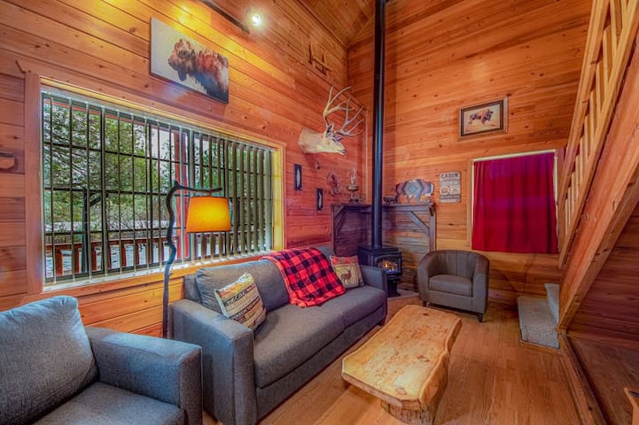 Wooden Nickel Cabins managed Airbnb listing 2