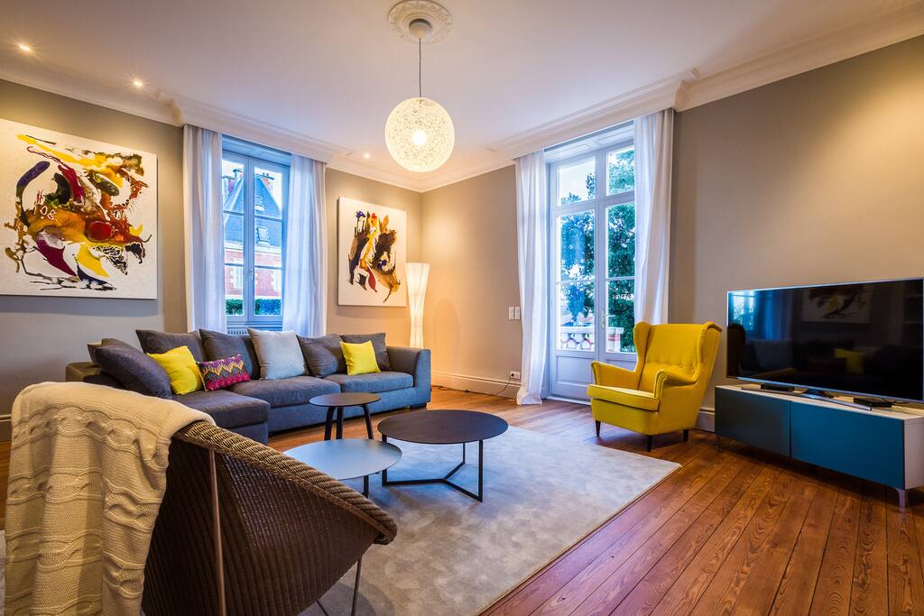 Le chaleureux salon / the warm living room
