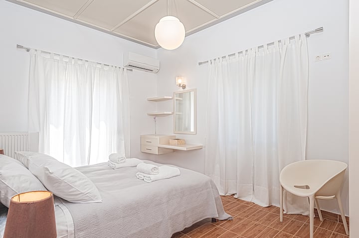 Спалня 1 (основна къща, двойно легло)