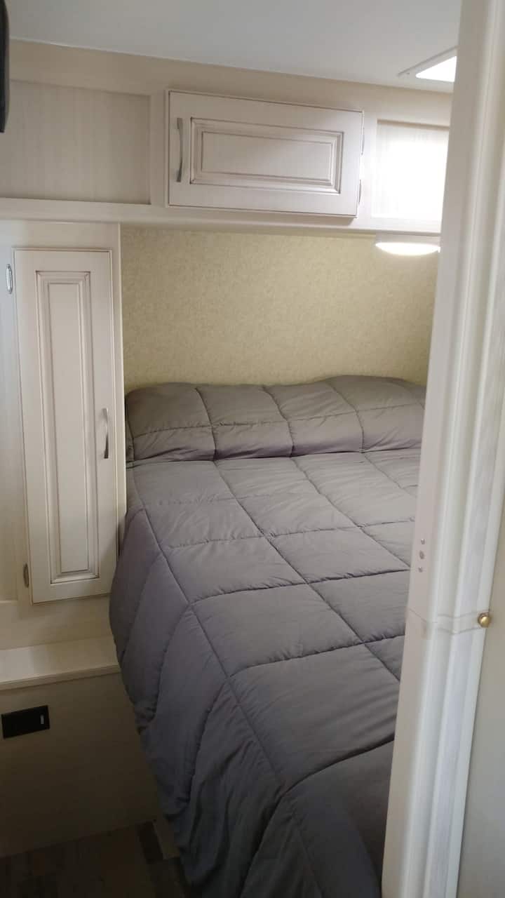 Disfruta de una gran noche de sueño en el colchón queen mejorado de espuma viscoelástica de 14pulgadas