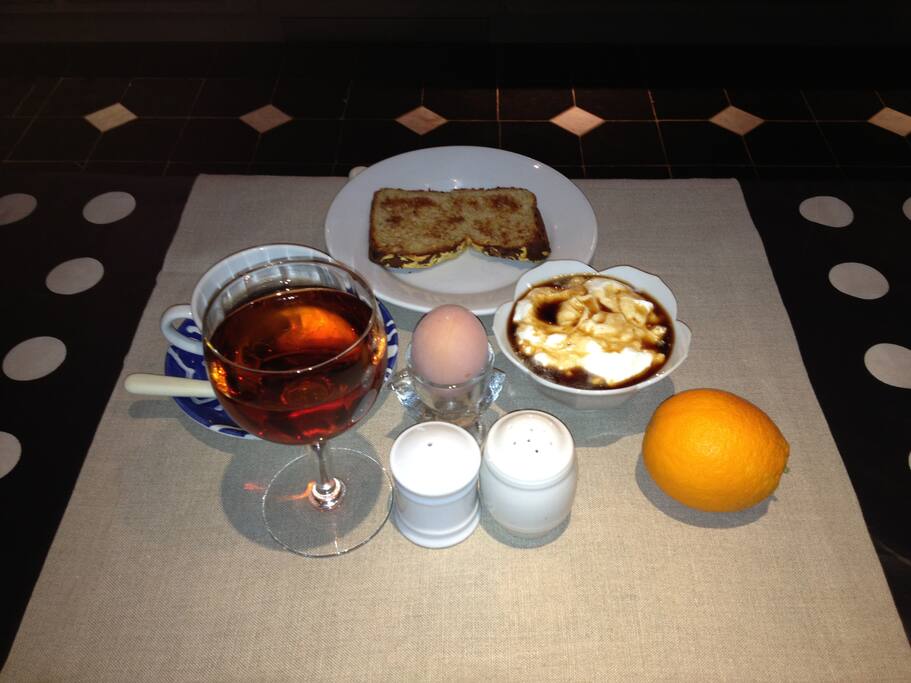 ontbijten met home made brood.