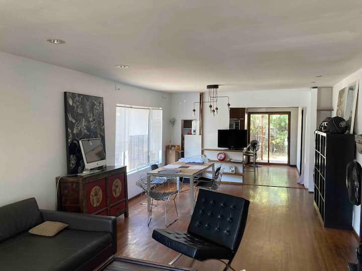 Cozy Craftsman Home In The Wilmore District - Long Beach
