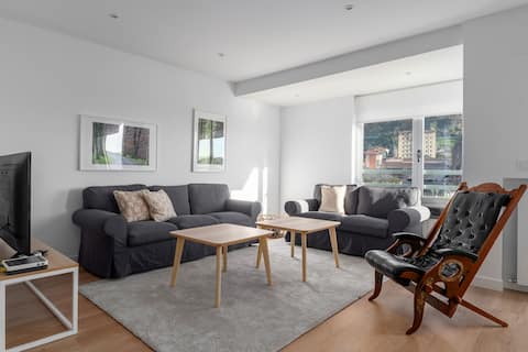 Airbnb con mejor rendimiento: Bright apartment with A/C, parking optional en Donostia San Sebastián