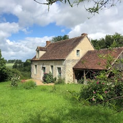 Small+house+on+the+Percheronne+meadow