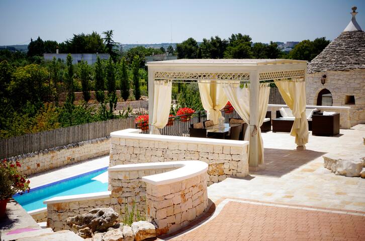 Trullo with swimming Pool in Puglia – Alberobello gallery image 3