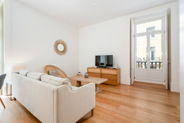 Arco Augusta A Amazing 2BED NEW APT@Praça Comercio gallery image 3