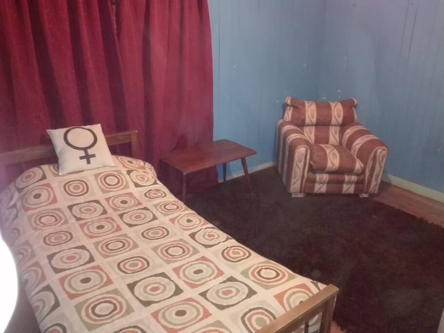 Habitación Individual con baño compartido