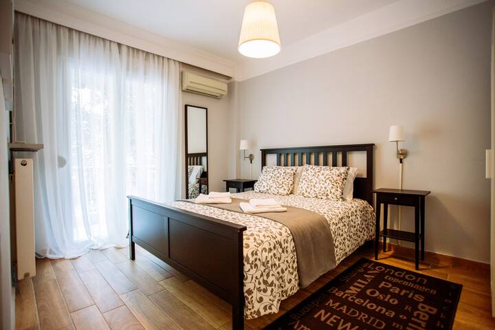 Luxurious & Modern | Walk Everywhere |5★ Amenities gallery image 2