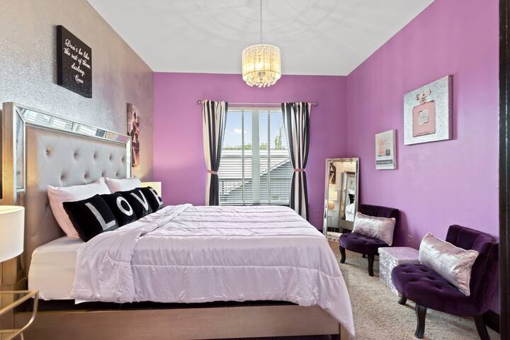 Coco Chanel Inspired Glamorous City Getaway Flats For Rent In Atlanta Georgia United States