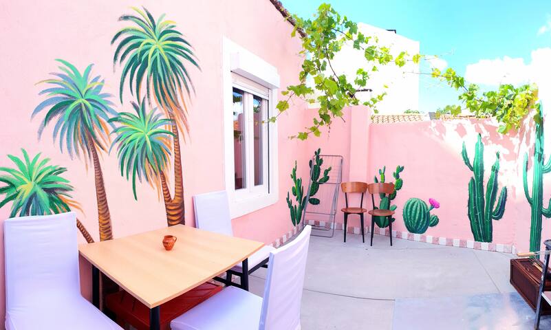 Private house for large groups close to Airport gallery image 3