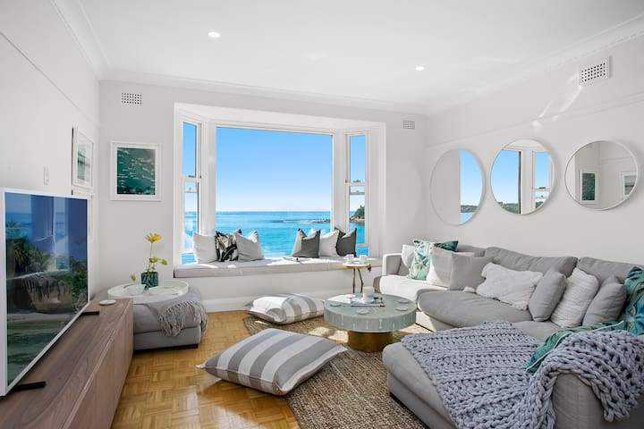 Unique WATERFRONT Apartment