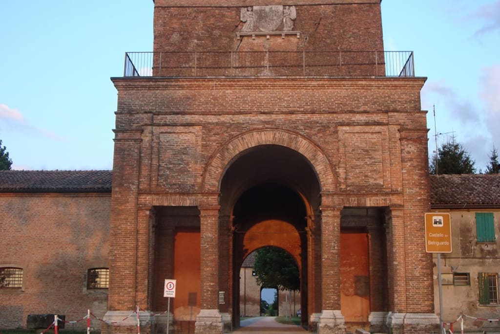 Entrata del Castello di Belriguardo