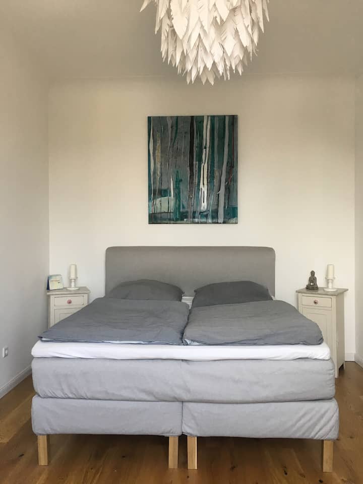 Moderne / Renovierte Altbauwohnung In Düsseldorf - Düsseldorf