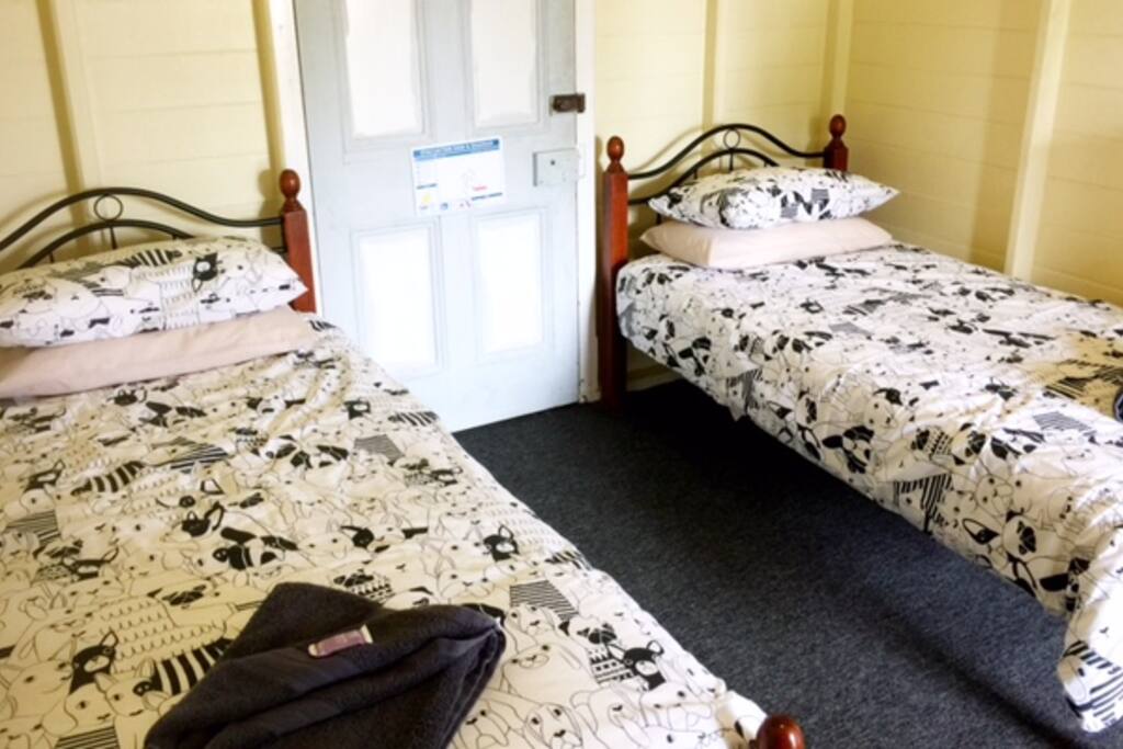 Twin Room with Tea & Coffee Making Facilities, TV & Airconditioning