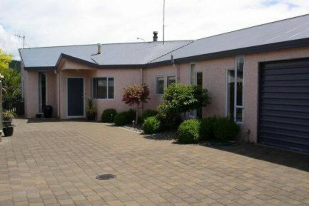 Front of house
down a short driveway
(plenty of off street parking)