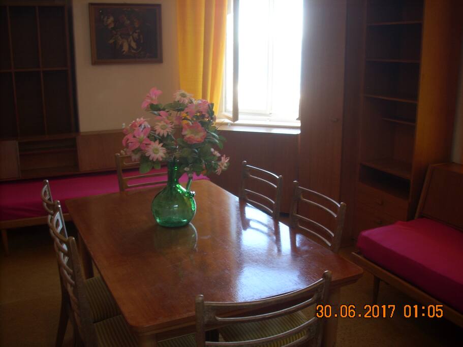 Two bed in the kitchen