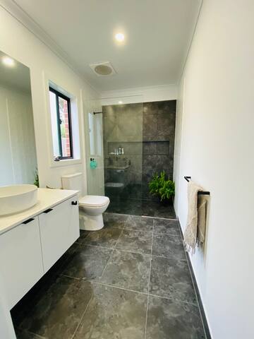 Sunny Beach House Torquay gallery image 5