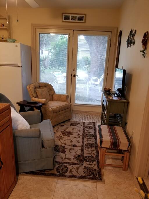 Sitting & TV area
