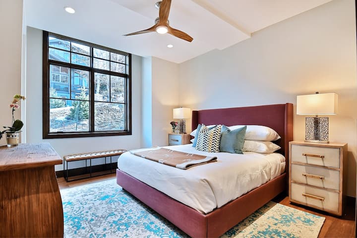 2nd Master Suite with a king bed, and bathroom ensuite.
