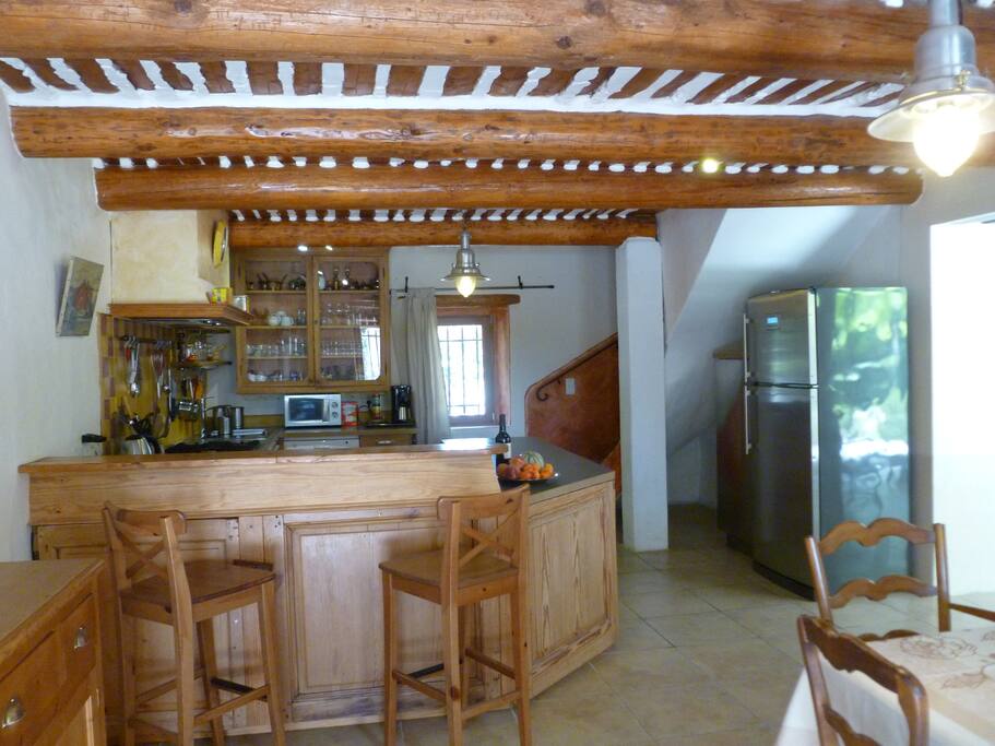 Bar et cuisine américaine.