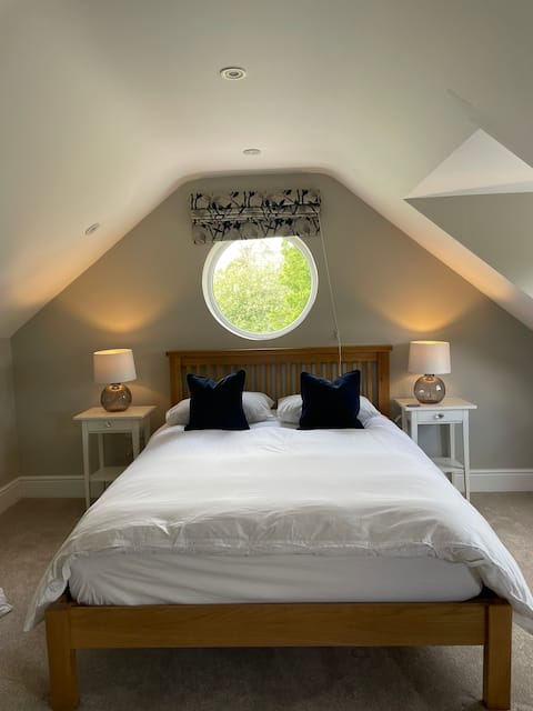 Popular Airbnb listing: The Loft in Cheshire West And Chester