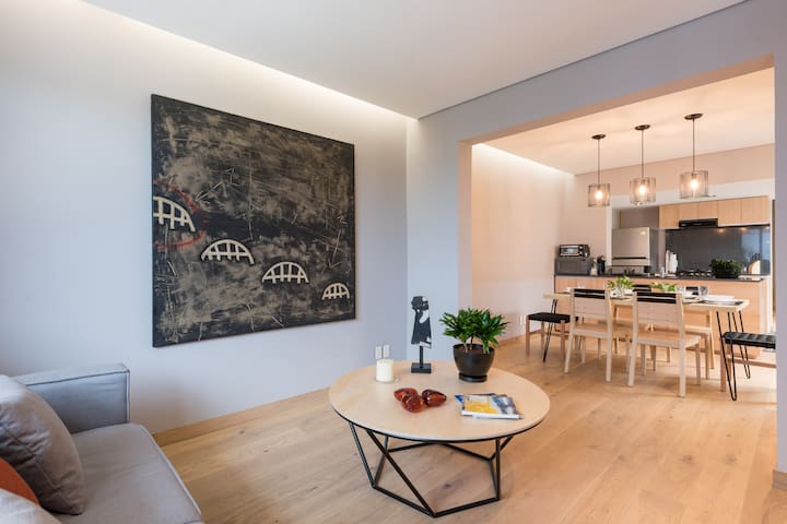 Your home in the heart of Historic Roma Norte! D3